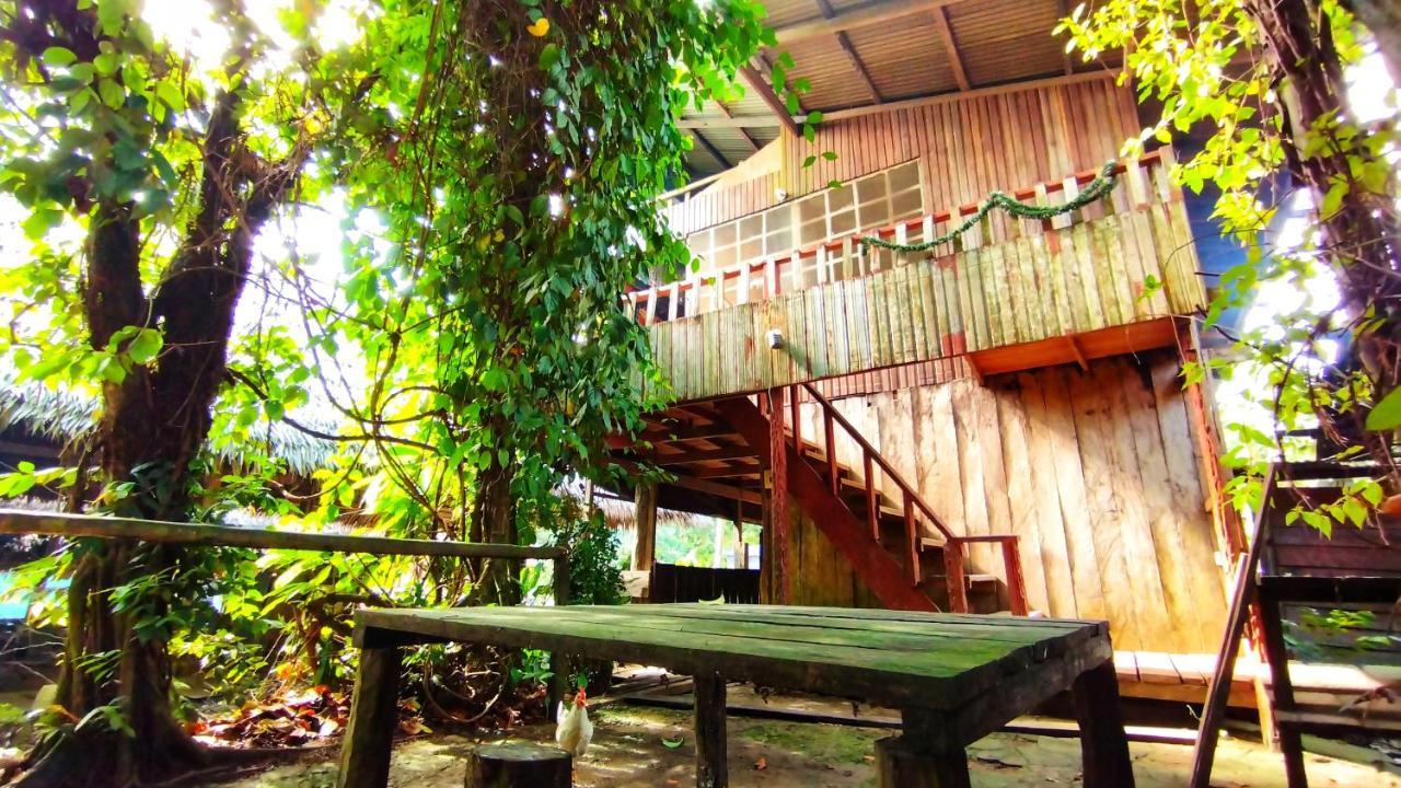 Hospedaje Y Tours Reina Arriera Amazonas Colombia Macedonia エクステリア 写真
