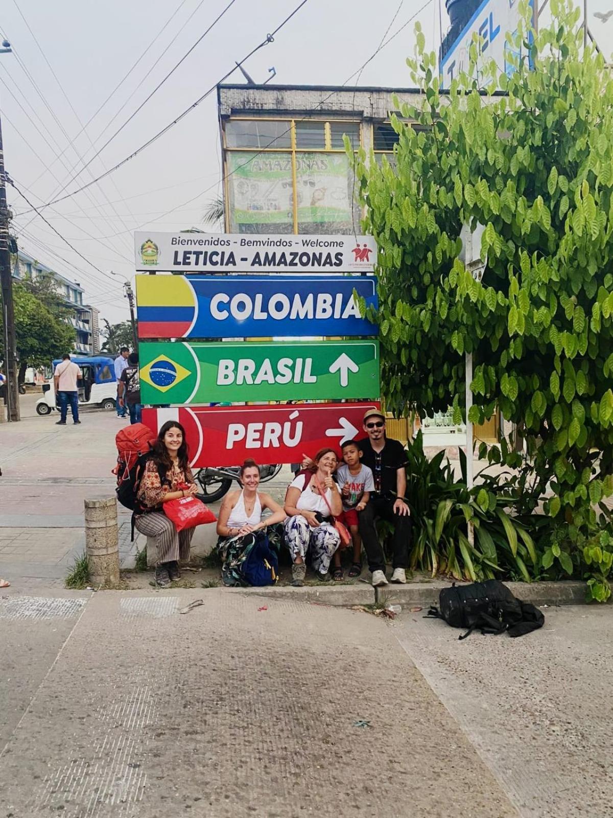 Hospedaje Y Tours Reina Arriera Amazonas Colombia Macedonia エクステリア 写真