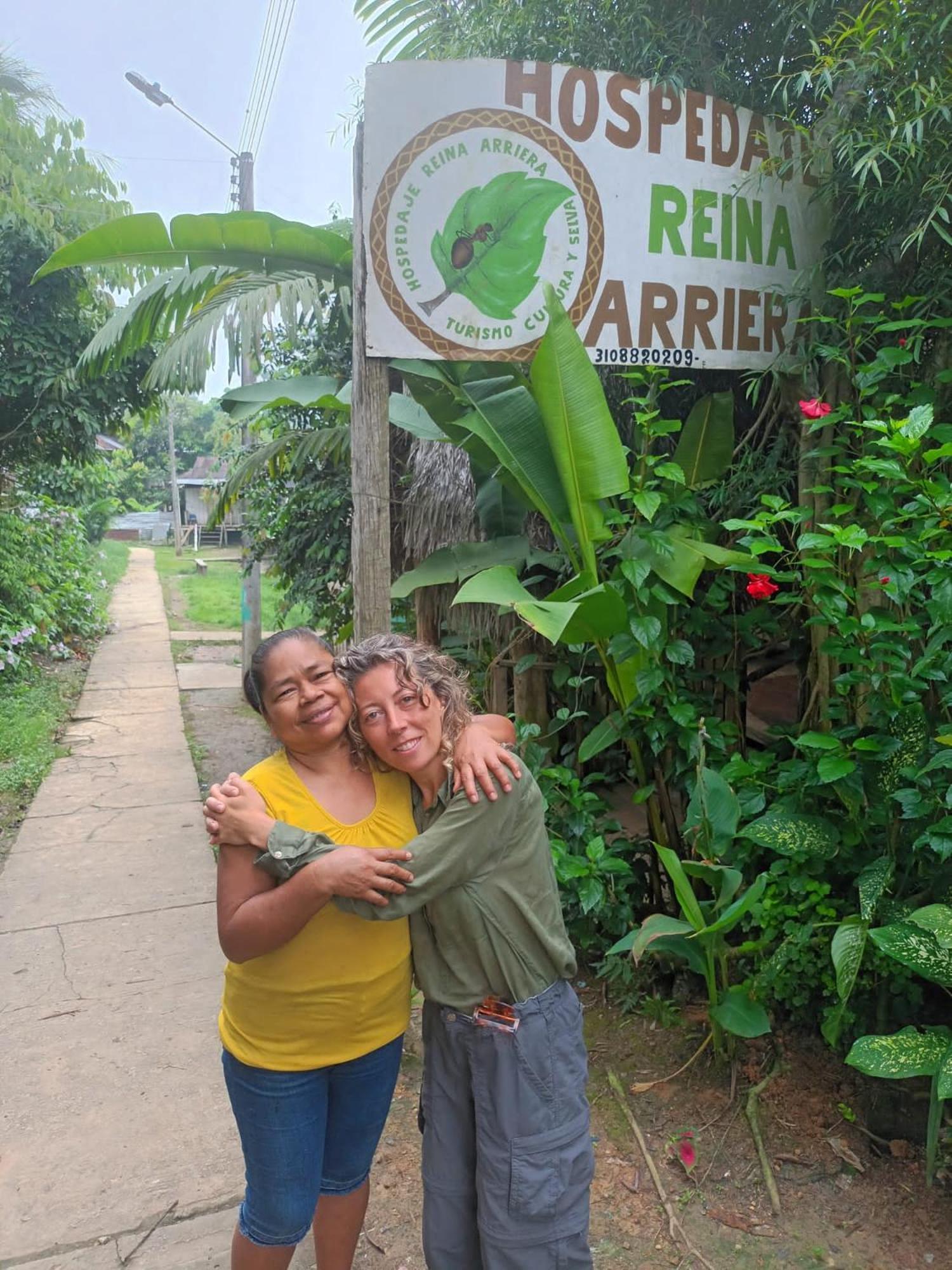 Hospedaje Y Tours Reina Arriera Amazonas Colombia Macedonia エクステリア 写真