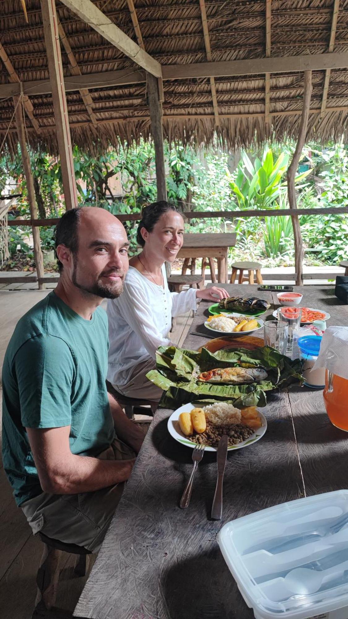 Hospedaje Y Tours Reina Arriera Amazonas Colombia Macedonia エクステリア 写真