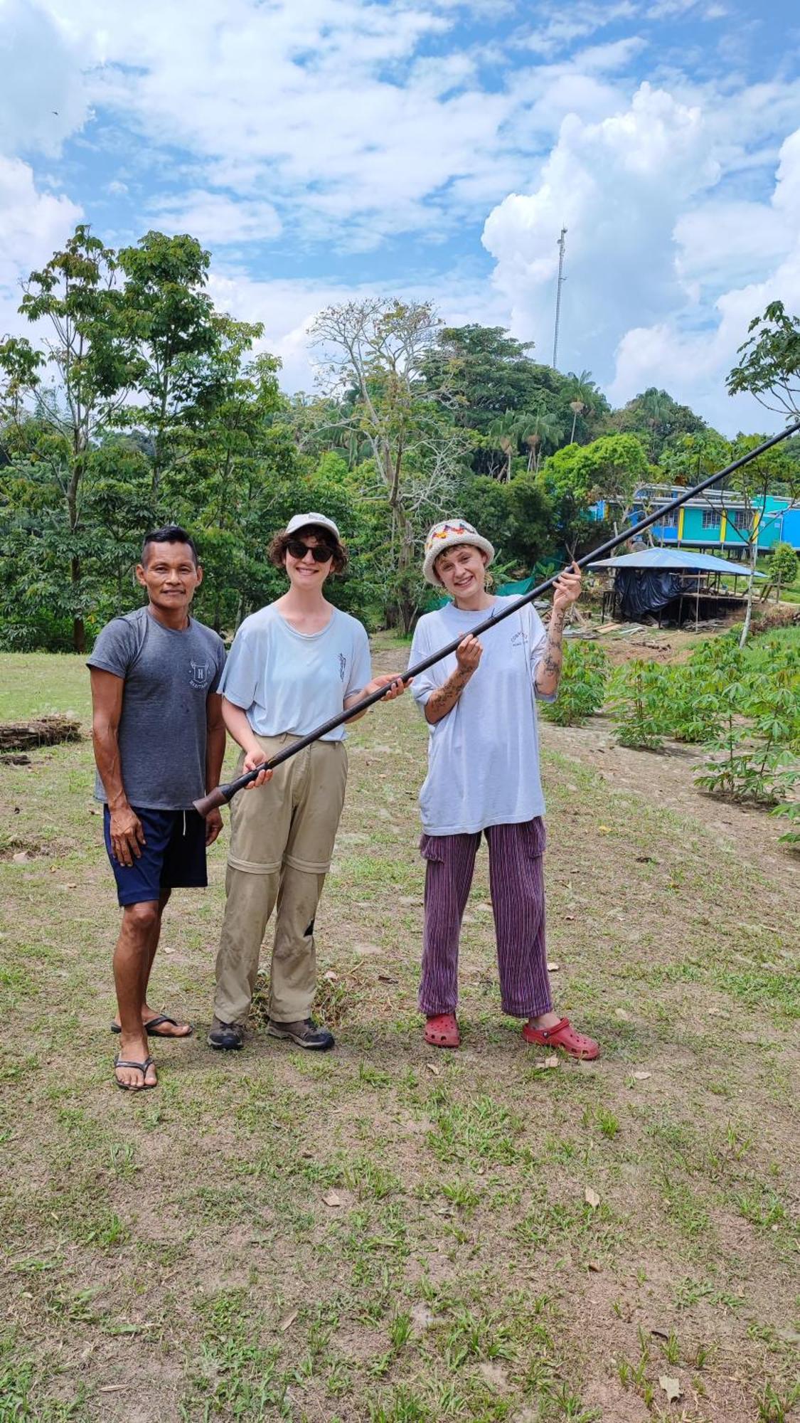 Hospedaje Y Tours Reina Arriera Amazonas Colombia Macedonia エクステリア 写真