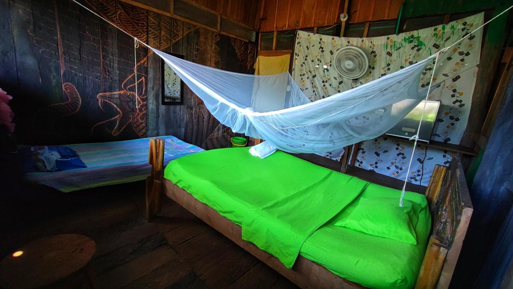 Hospedaje Y Tours Reina Arriera Amazonas Colombia Macedonia エクステリア 写真